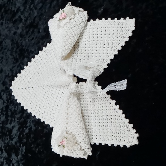 Beautiful New Handmade Crochet Baby Set Bonnet Booties & Capelet Girls 3-6 Month - Picture 8 of 12